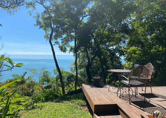 Gunnadoo Holiday Hut With Ocean Views And Jacuzzi