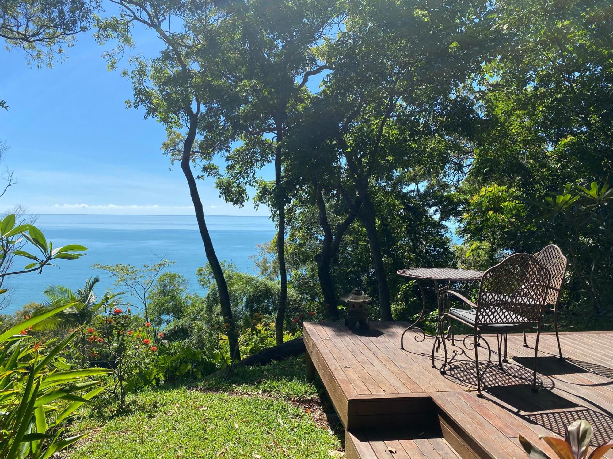 Gunnadoo Hut With Ocean Views And Jacuzzi *